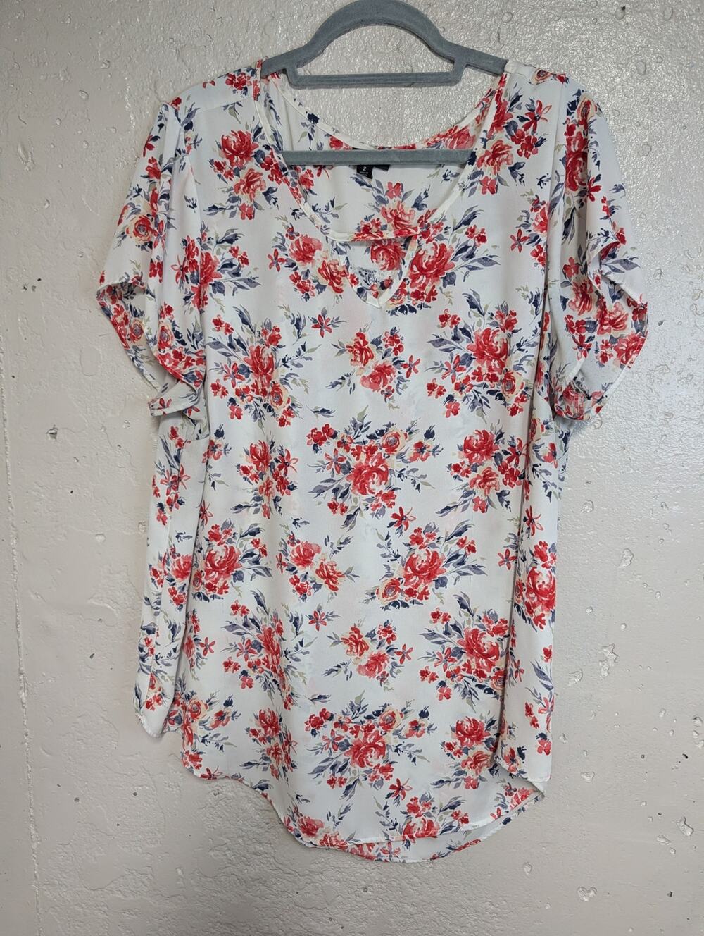 Torrid Red Blue Floral Tulip Sleeve Blouse Top